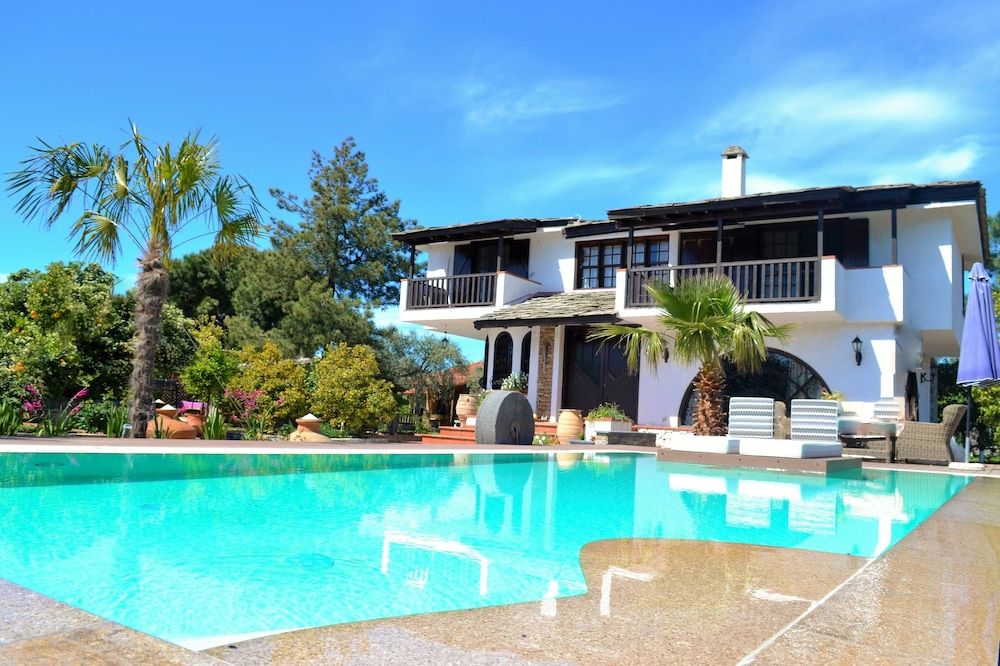 Byblos Luxury Villa -1 estrellas en Prinos