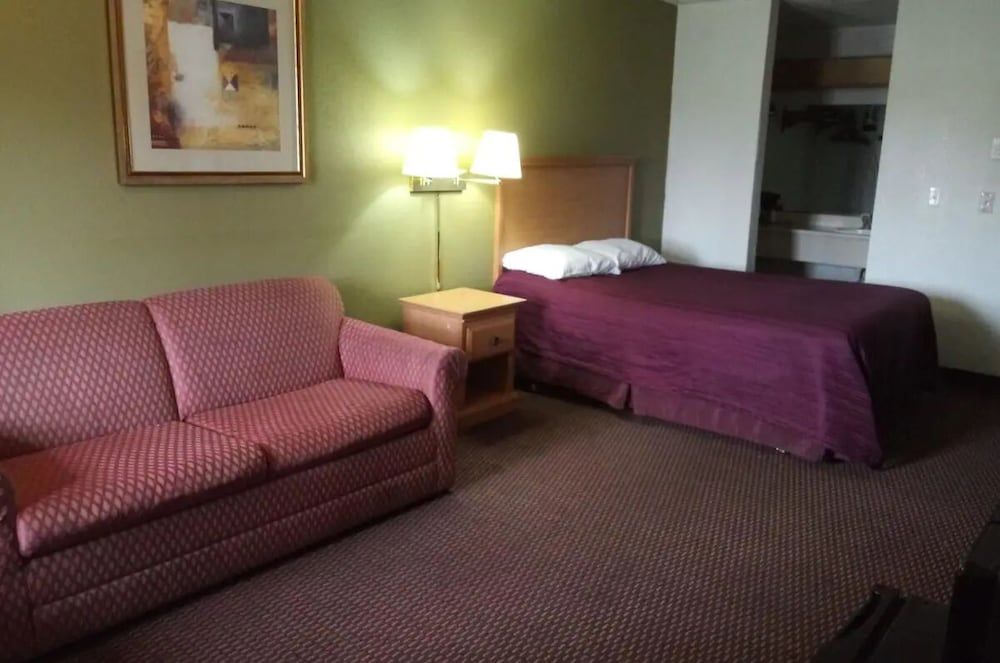 Centralia Inn 3