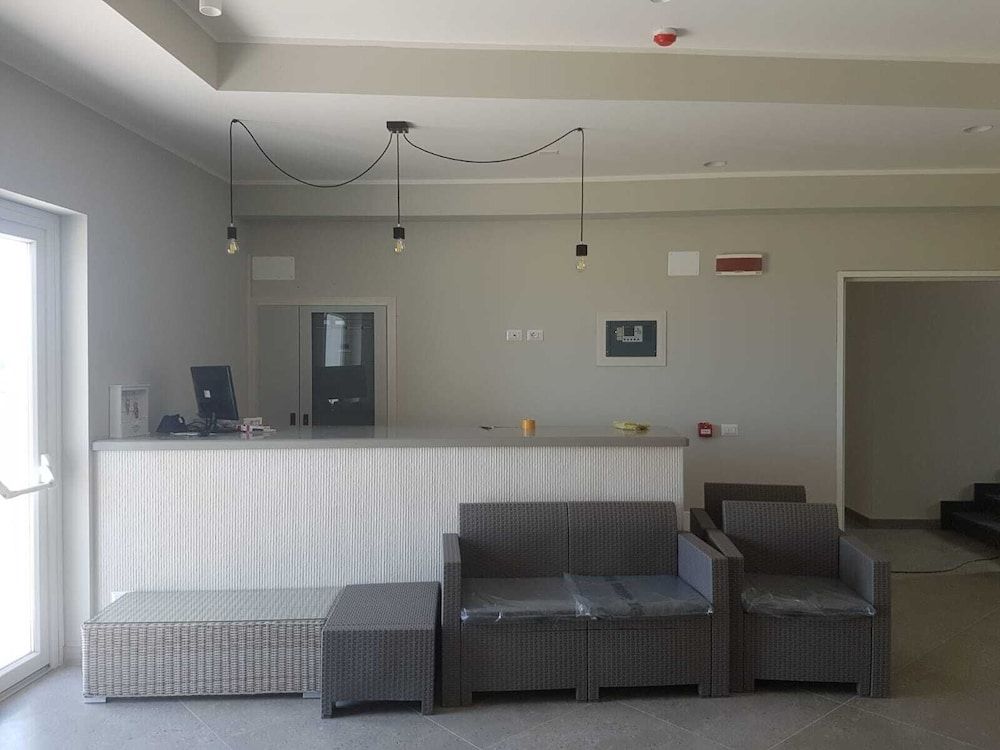 Sand Hotel 2
