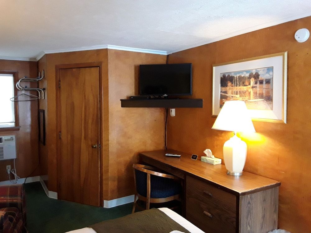Gladstone Motel 3