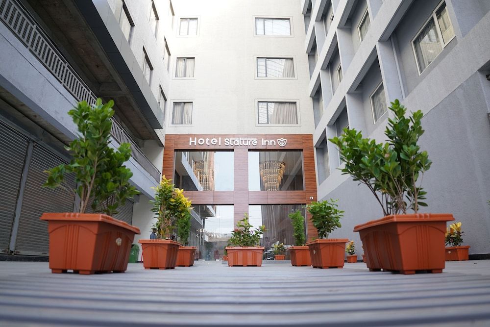 Hotel Stature Inn 3 estrellas en Kevadia