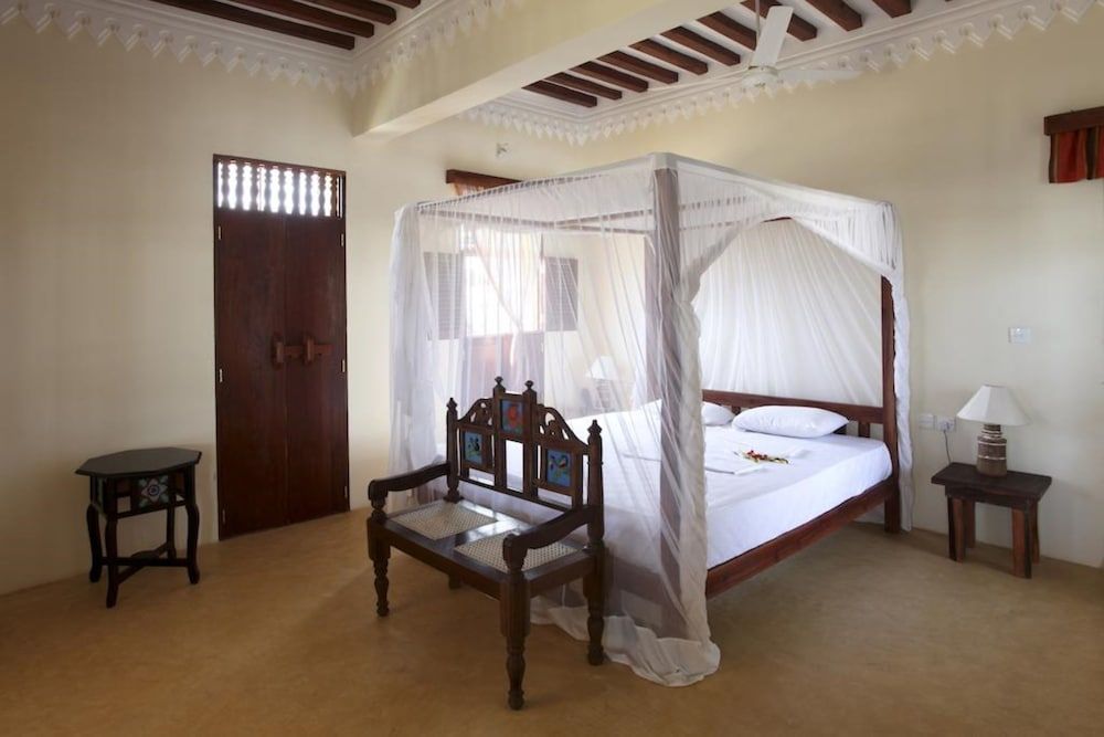 Msafini MangoTop Roof Hotel 3