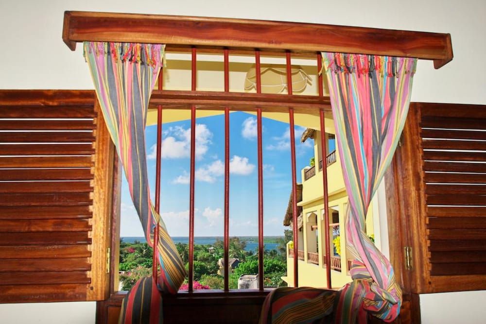 Msafini MangoTop Roof Hotel 2
