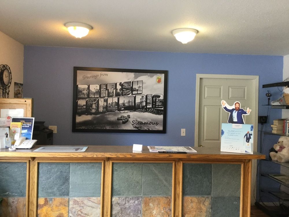 Super 8 by Wyndham Sicamous 3