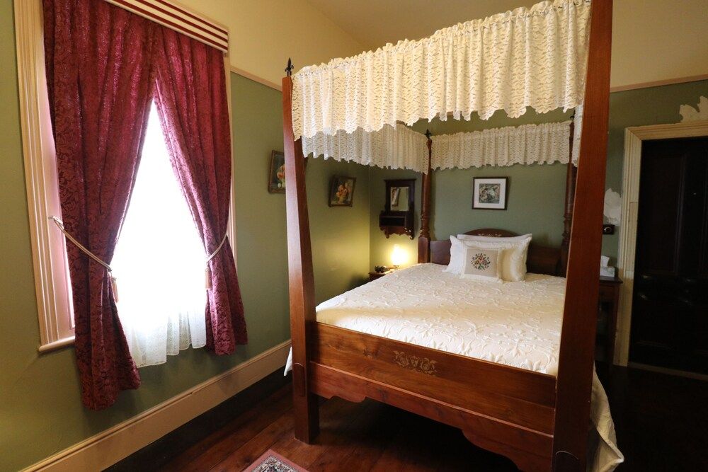 The Exchange Beaconsfield - Offering Heritage Accommodation 2