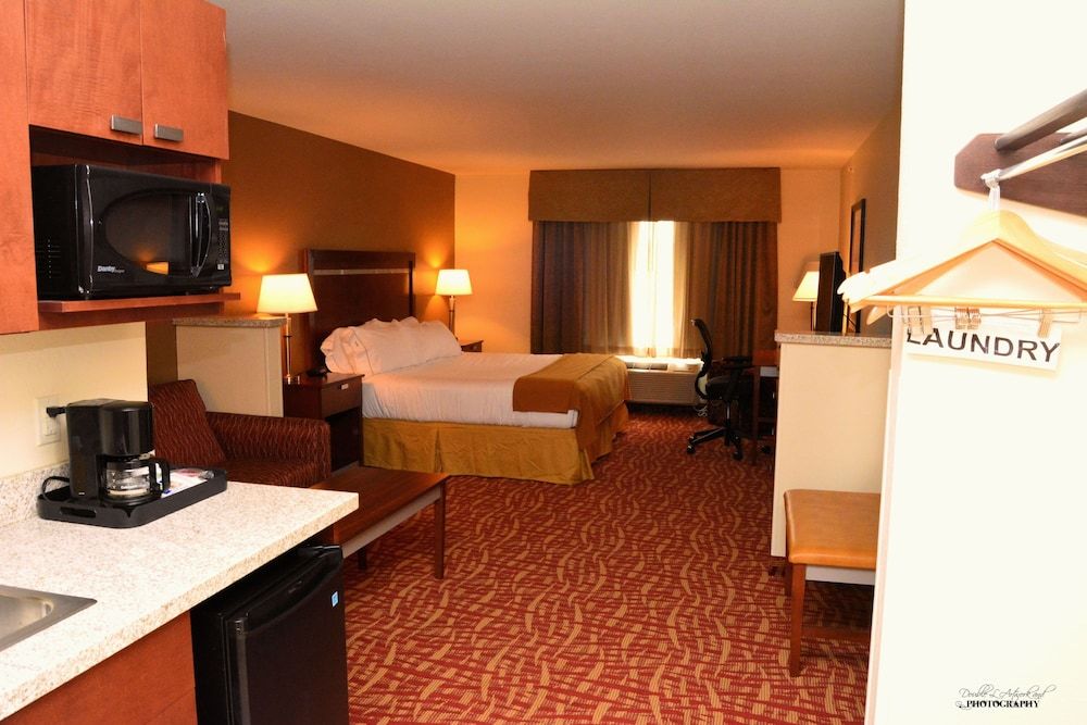 Holiday Inn Express & Suites Glendive by IHG 2