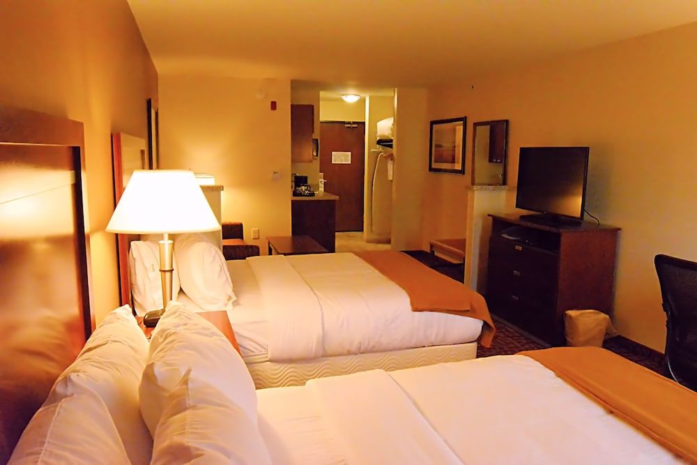 Holiday Inn Express & Suites Glendive by IHG 3