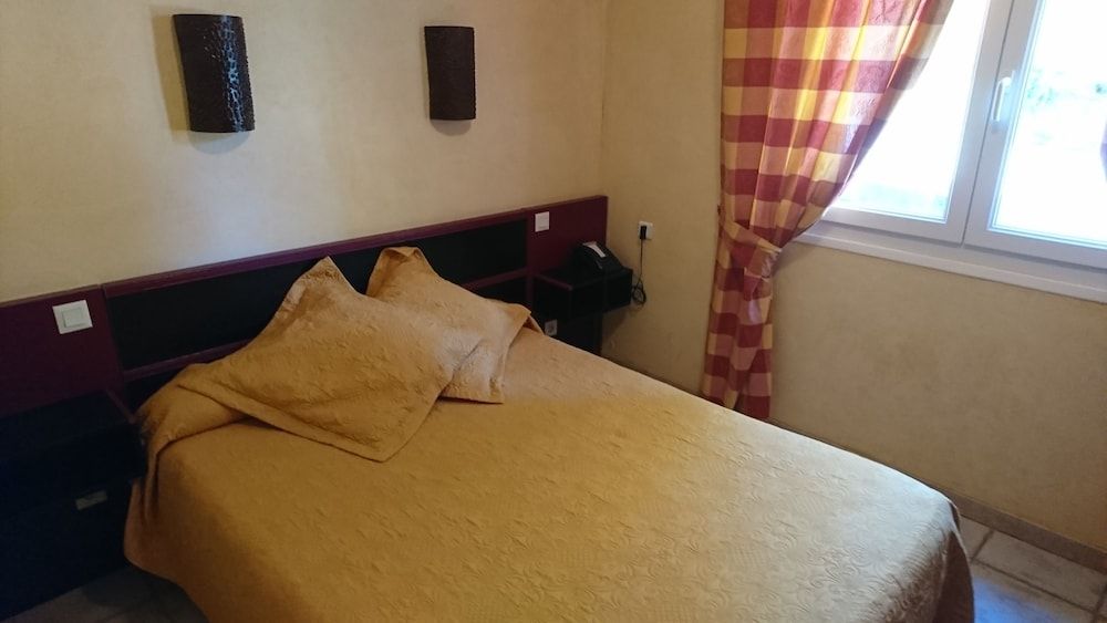 Hôtel Restaurant Les Cavalets 3