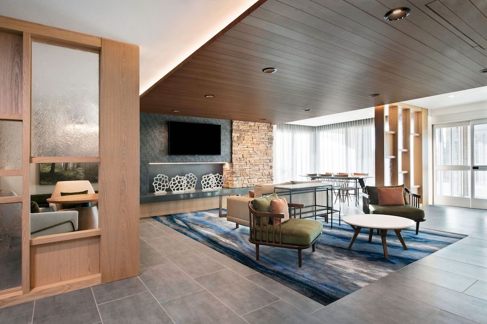 Fairfield Inn by Marriott & Suites Chino 2
