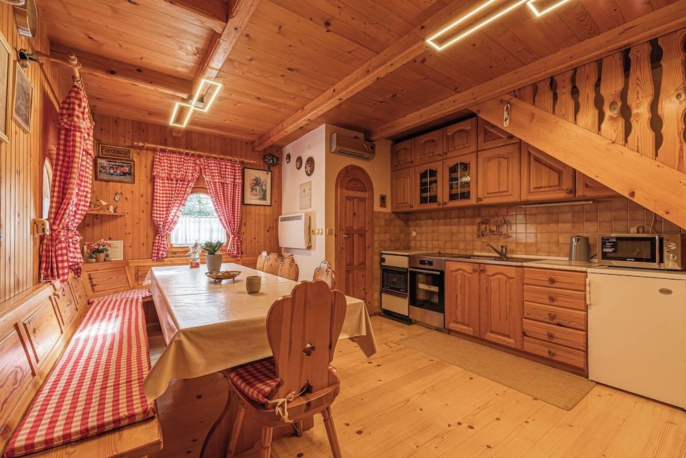 Rudnica Hill Lodge 2