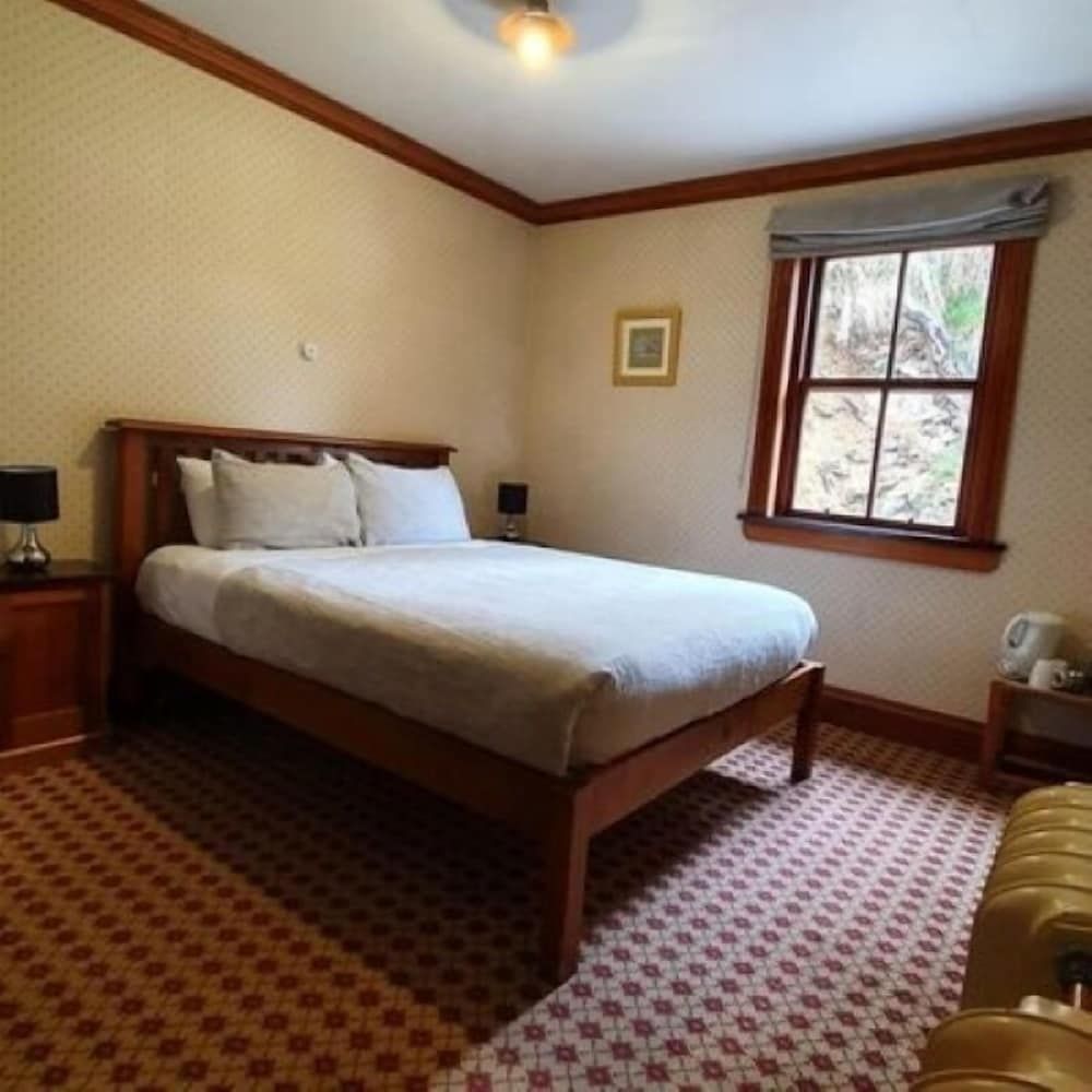 Danseys Pass Hotel 2