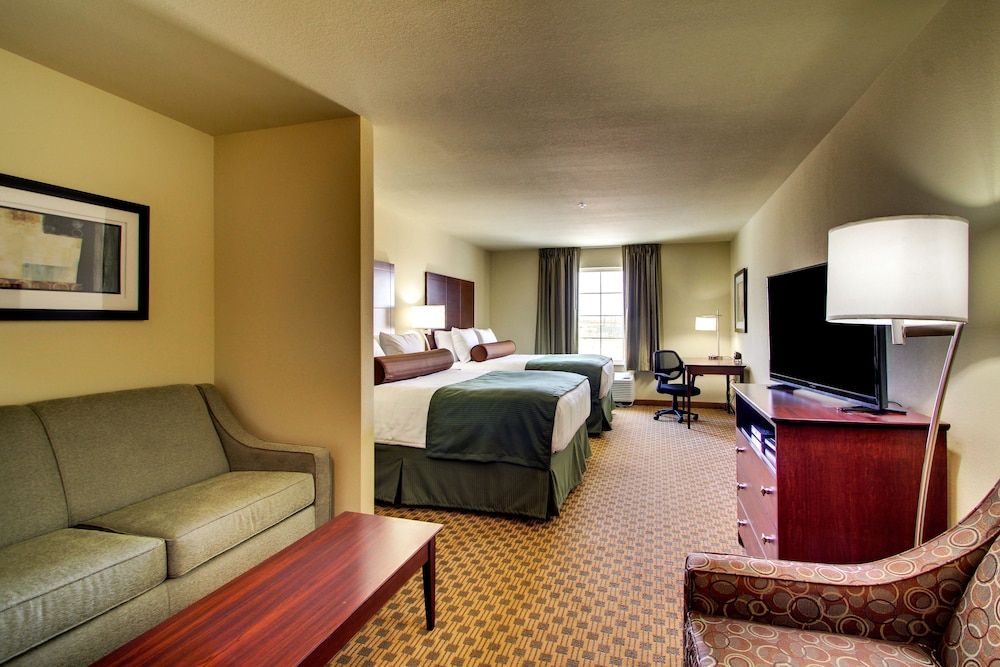Stanton Inn & Suites 3
