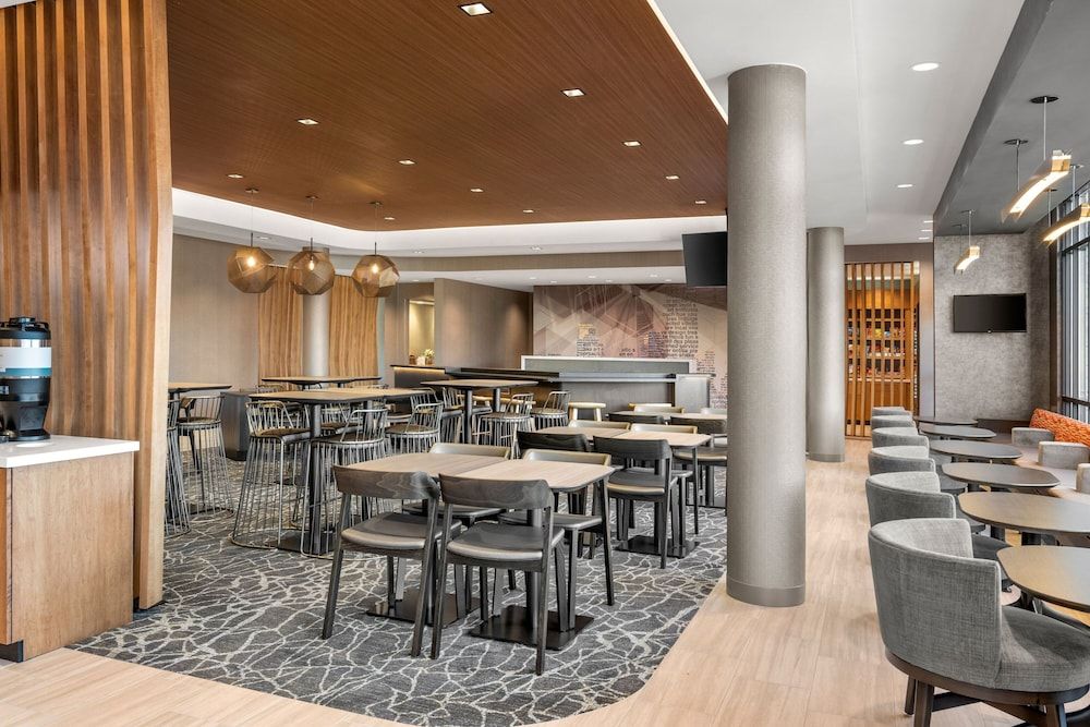 Springhill Suites By Marriott Menomonee Falls 3