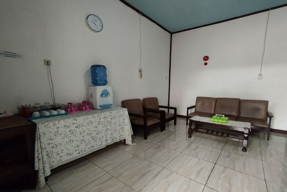 Hotel O Wisma Pundu Syariah Near Kantor Camat Kota Besi 2