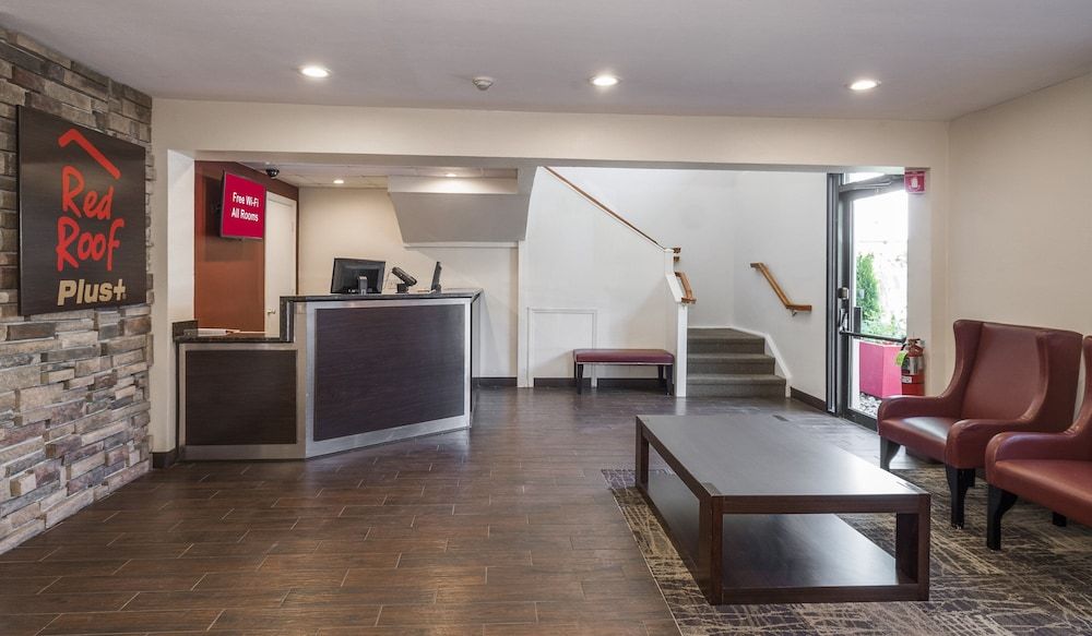 Red Roof Inn PLUS+ Poughkeepsie 2