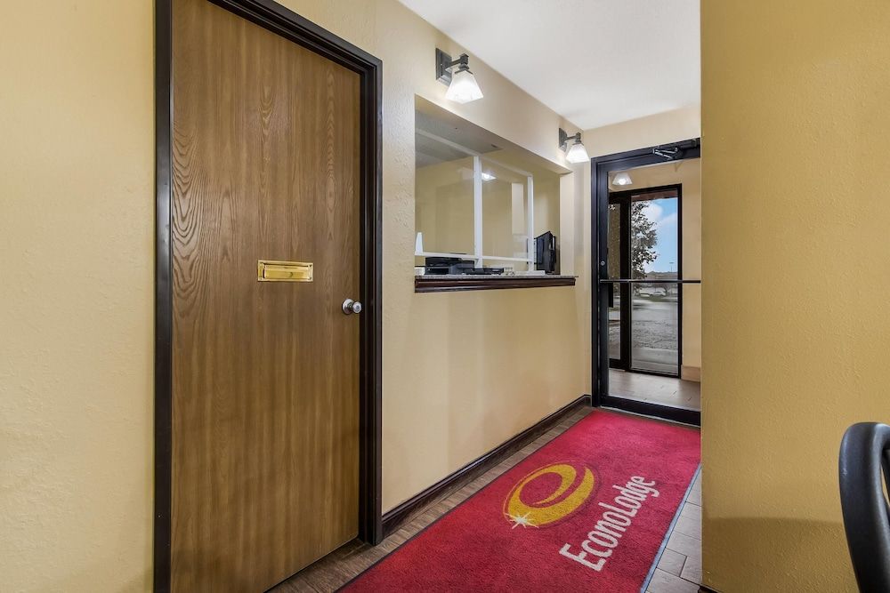 Econo Lodge Inn & Suites Yankton 3