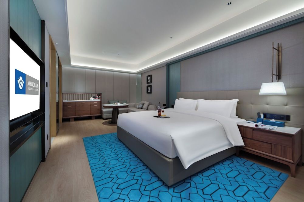 Wyndham Grand Plaza Royale Hot Springs Fenghuang 3