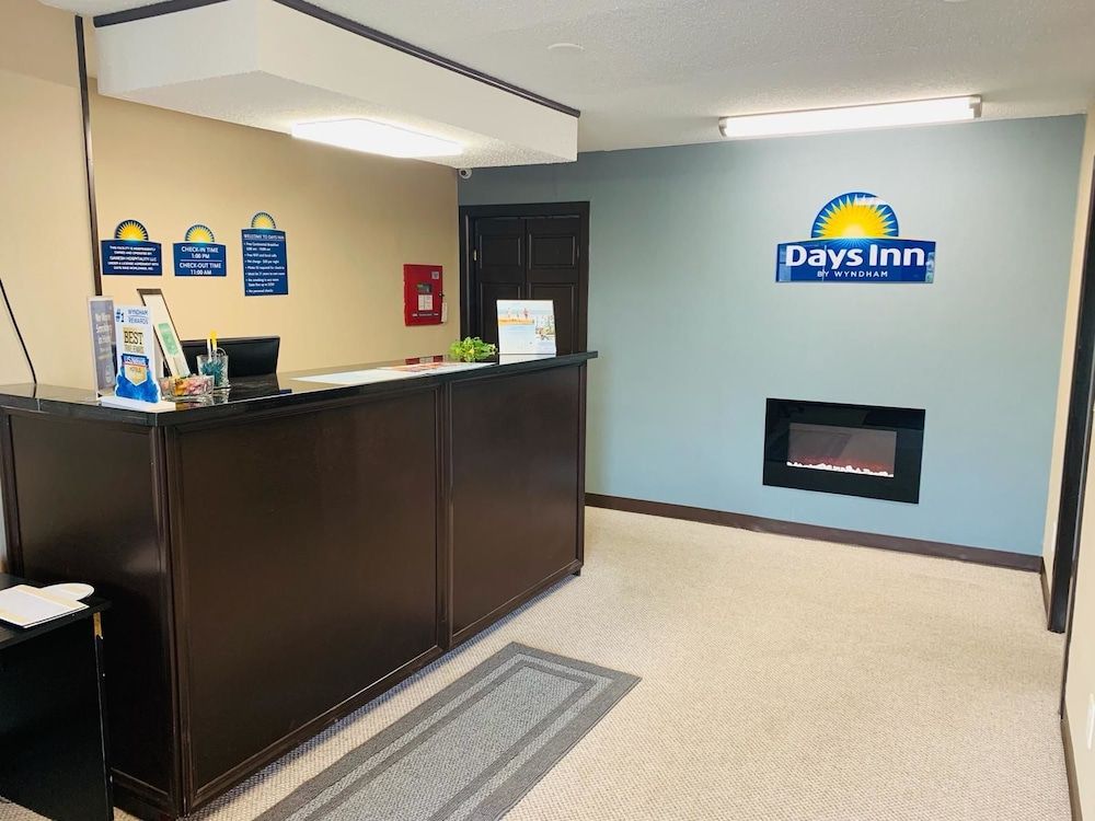 Days Inn by Wyndham Plymouth 3