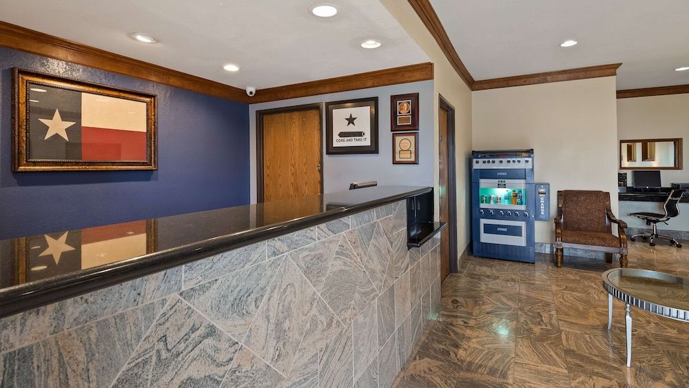 Best Western Regency Inn & Suites 2