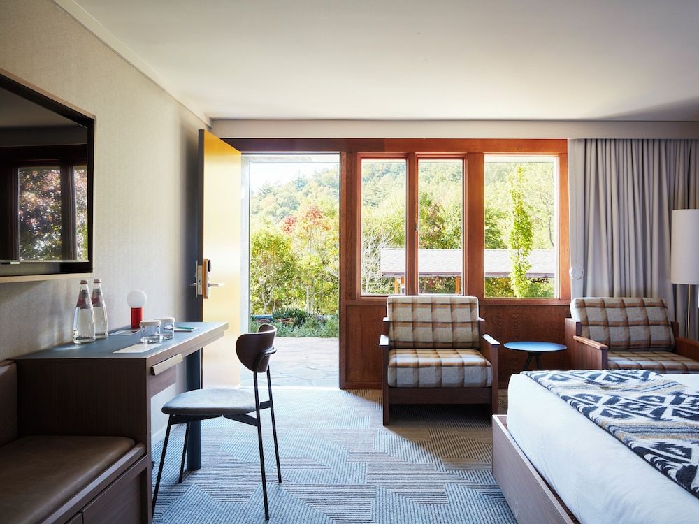 The Skyline Lodge 3
