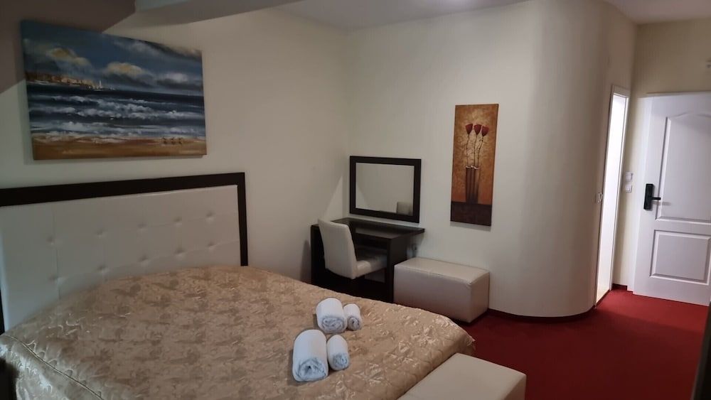 Hotel Bluebell 3
