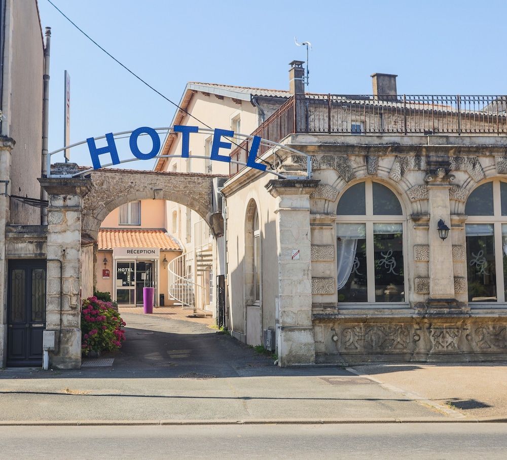 Hôtel Le Cheval Blanc -1 estrellas en Saint-Maixent-l'École