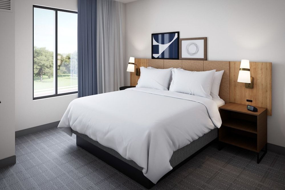 Staybridge Suites Manteca by IHG 3