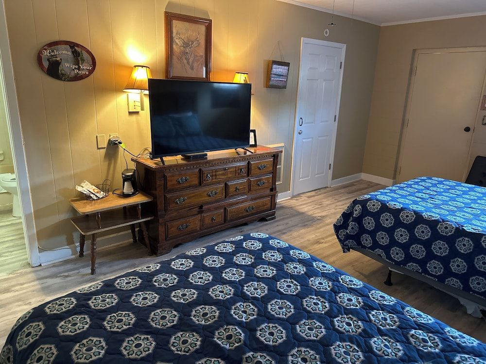 Sportsman's Lodge 3