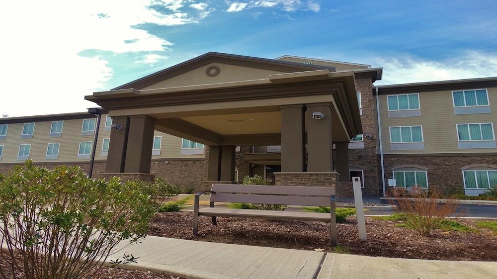 Holiday Inn Express & Suites Montgomery by IHG 2 estrellas en Montgomery