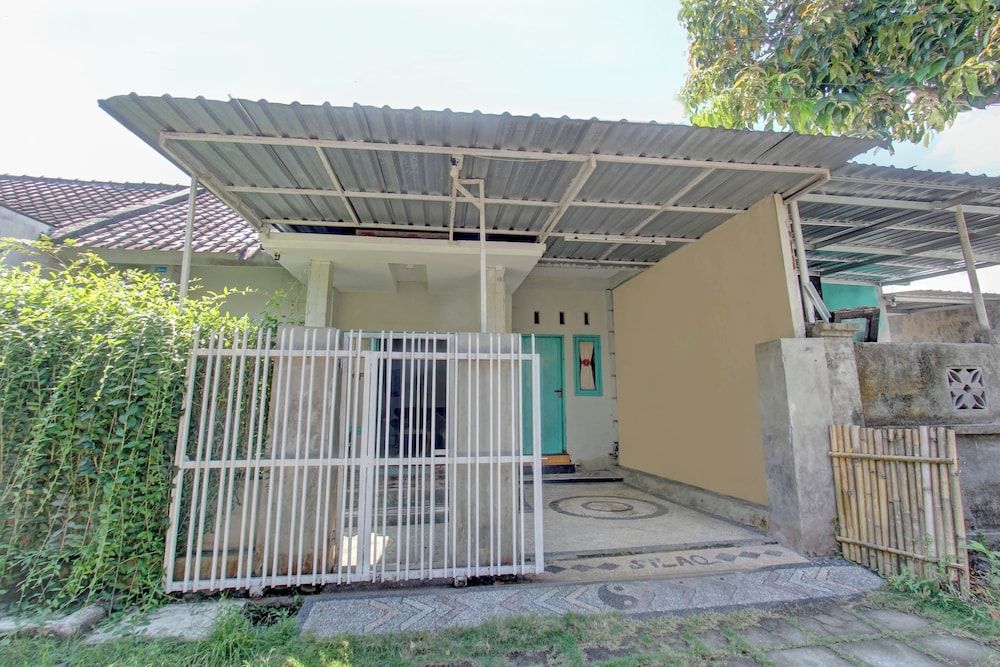 OYO 92825 Kamar Lombok 2 estrellas en Kuripan
