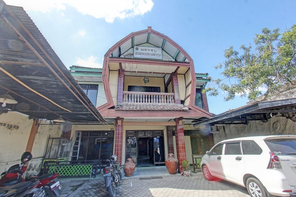 Hotel O Dienda Hayu Near Alun Alun Tastura 2 estrellas en Lombok