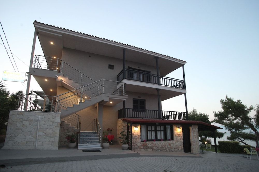 Apollo Apartments & Studios 2