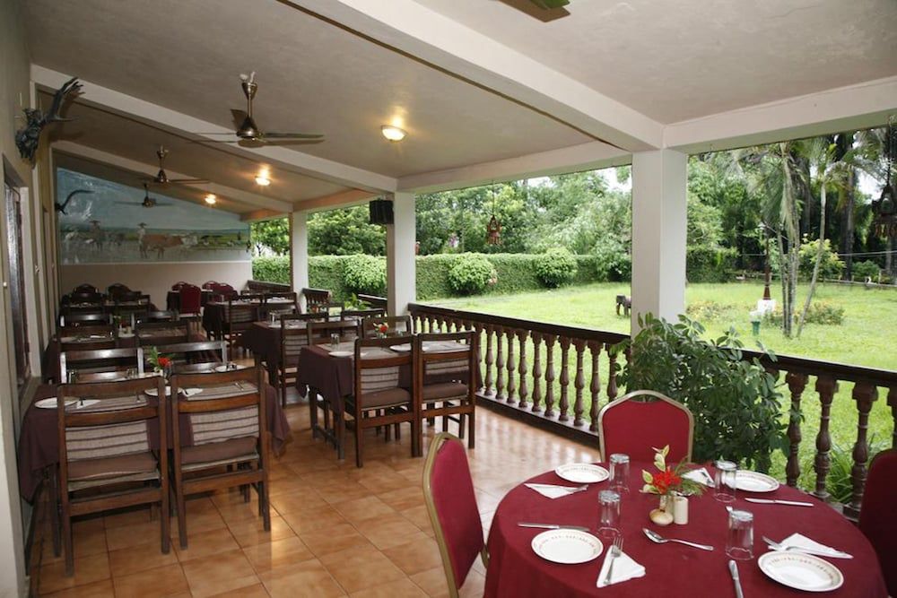 Chitwan Paradise Hotel 2