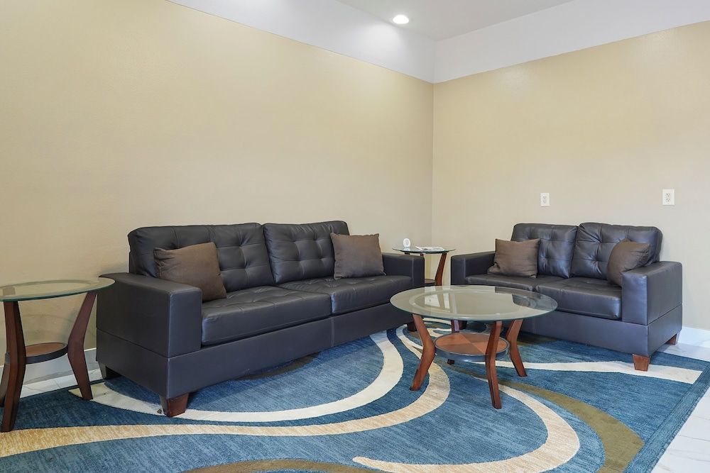 Budget Inn By OYO San Augustine 3