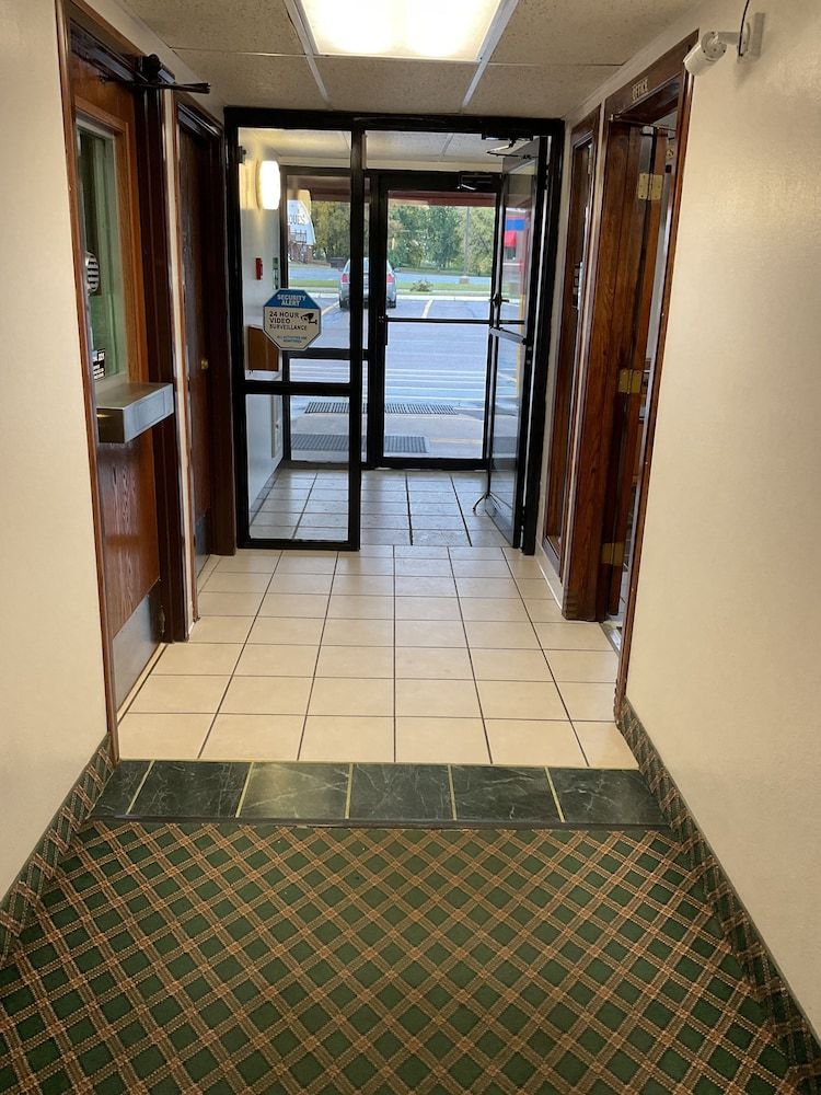 Budget Host Inn Buffalo 2