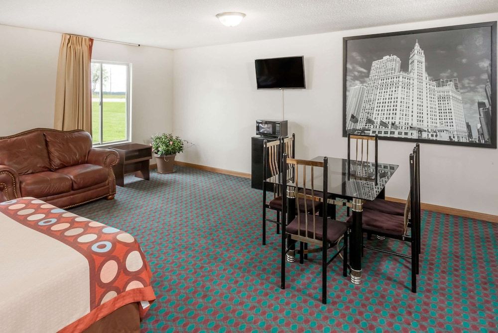 Super 8 by Wyndham Pekin/Peoria Area 3