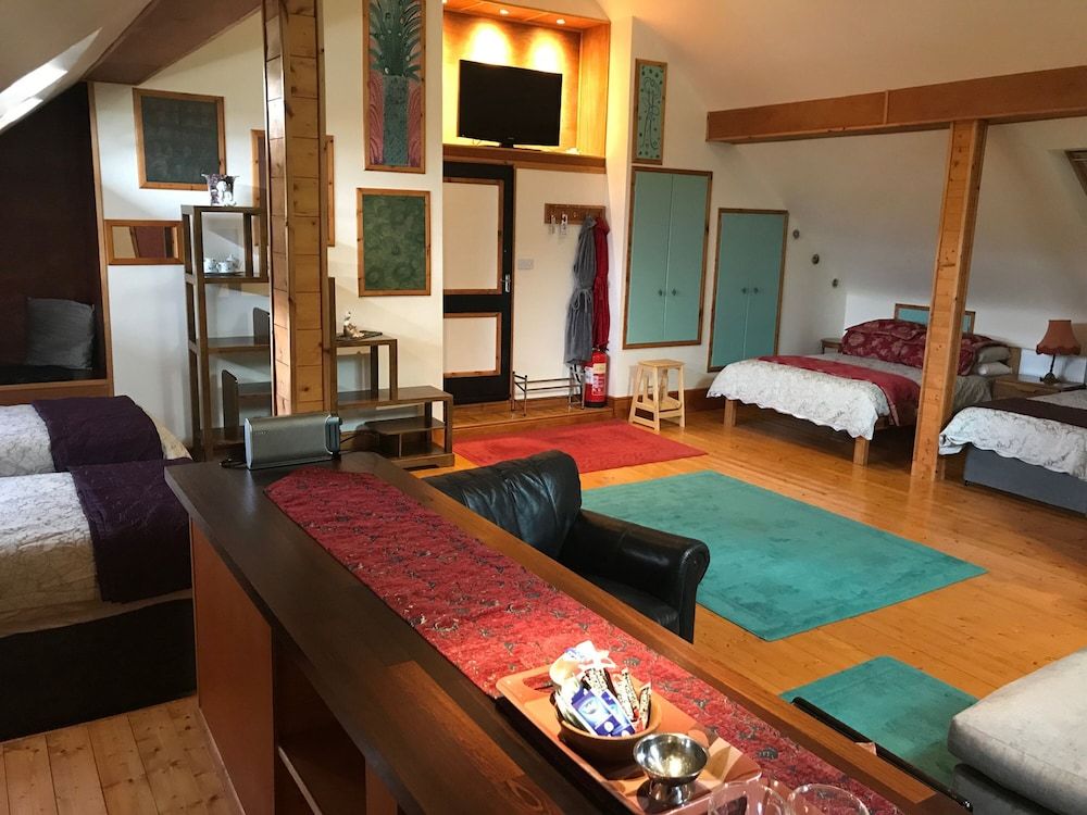 Kylemore Pass Hotel 2