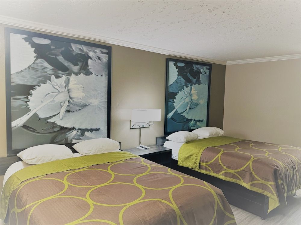 Super 8 by Wyndham Picayune 3