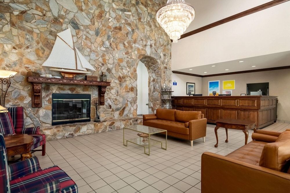 Days Inn by Wyndham Lexington 3