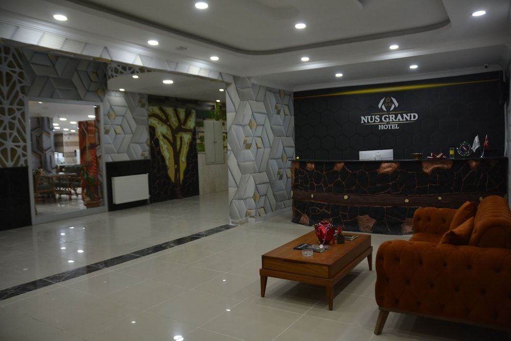 Nus Grand Hotel 3