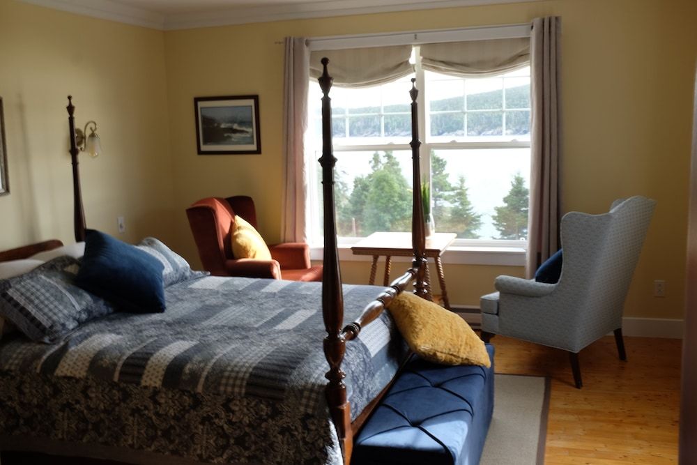 The Bread & Cheese Country Inn 2