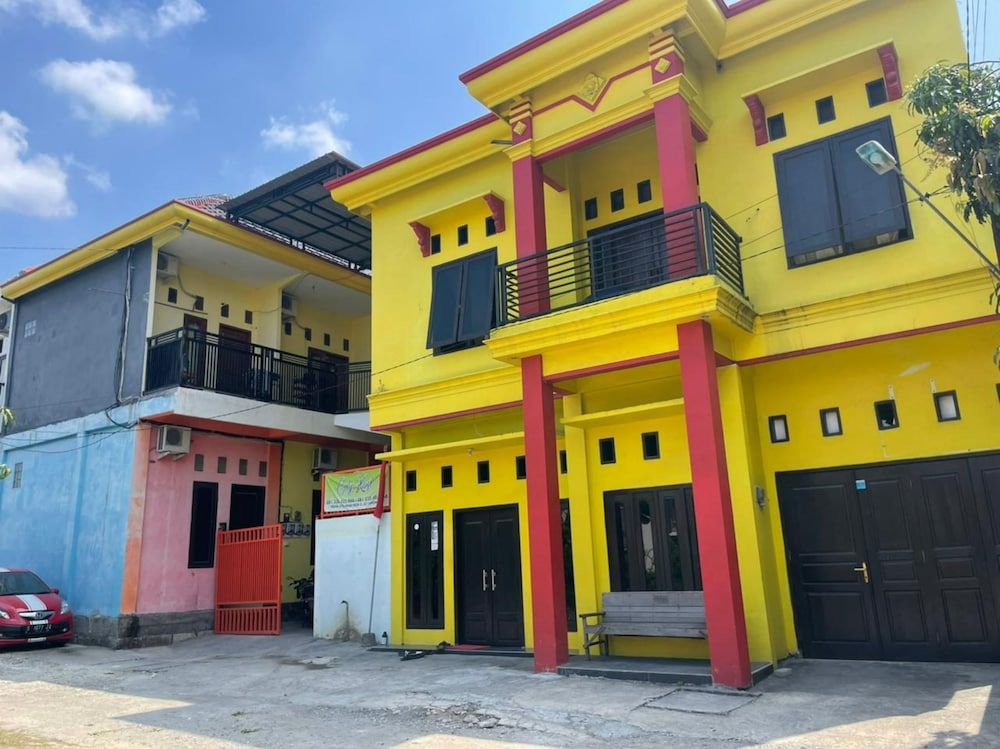 OYO Life  93036 Eddy Homestay Syariah 2 estrellas en Lamongan