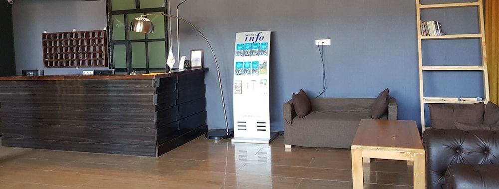 Mgzavrebi Gonio Aparthotel 3