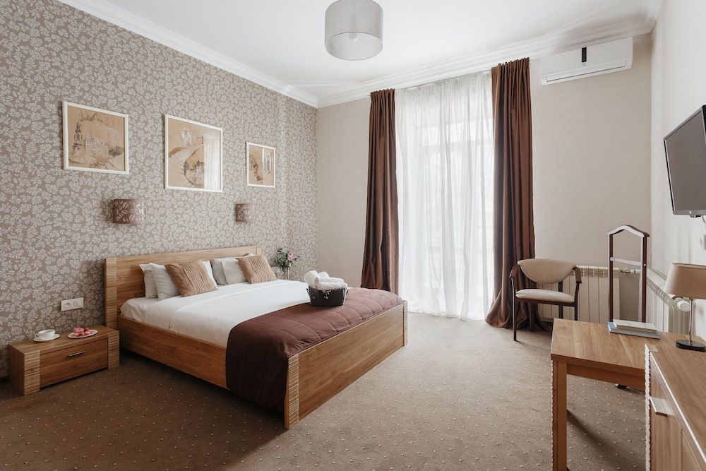 Ribas -1 stelle a Odessa