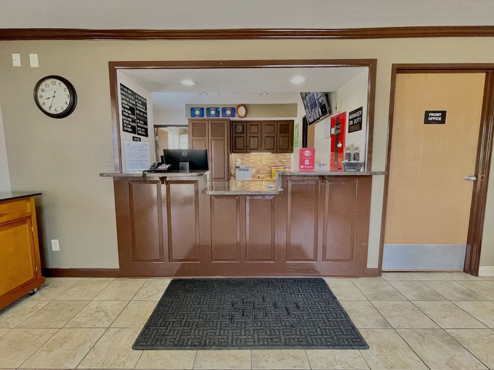 Econo Lodge Quincy 3