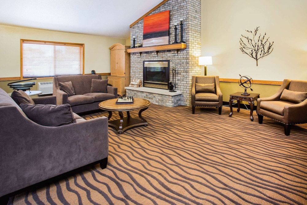 AmericInn by Wyndham Menomonie 2