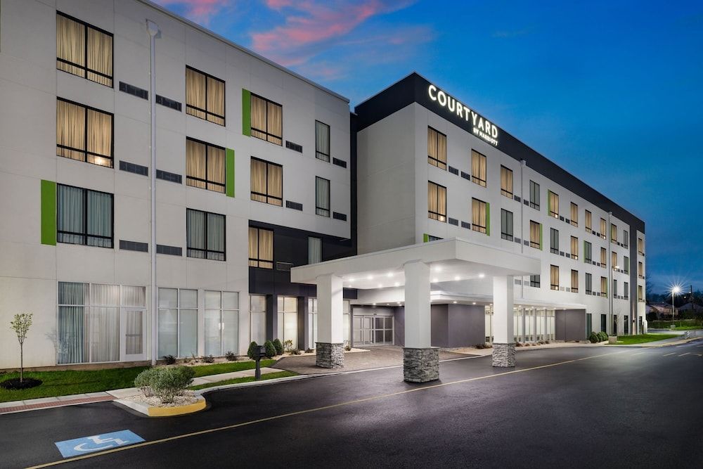 Courtyard By Marriott New Castle -1 estrelas em New Castle