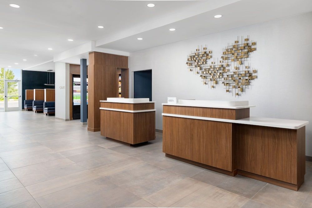Courtyard By Marriott New Castle 3