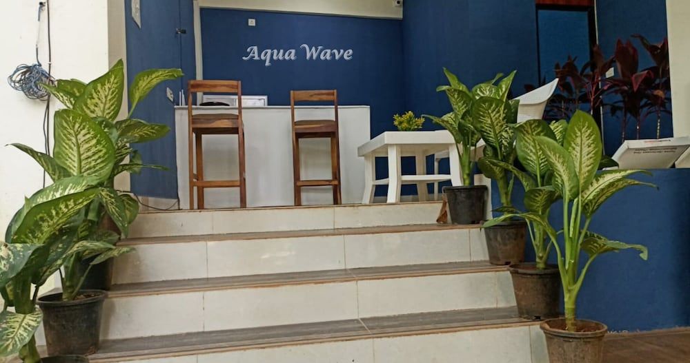 Aqua Wave by YogiTree Hotels 3