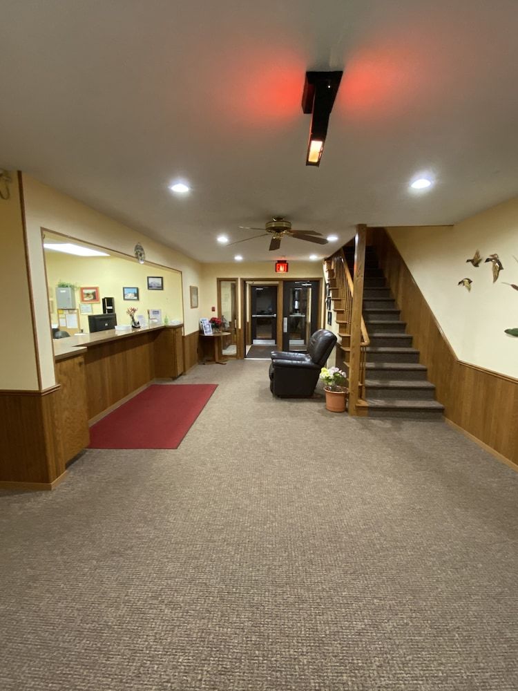 AmeriVu Inn and Suites 3
